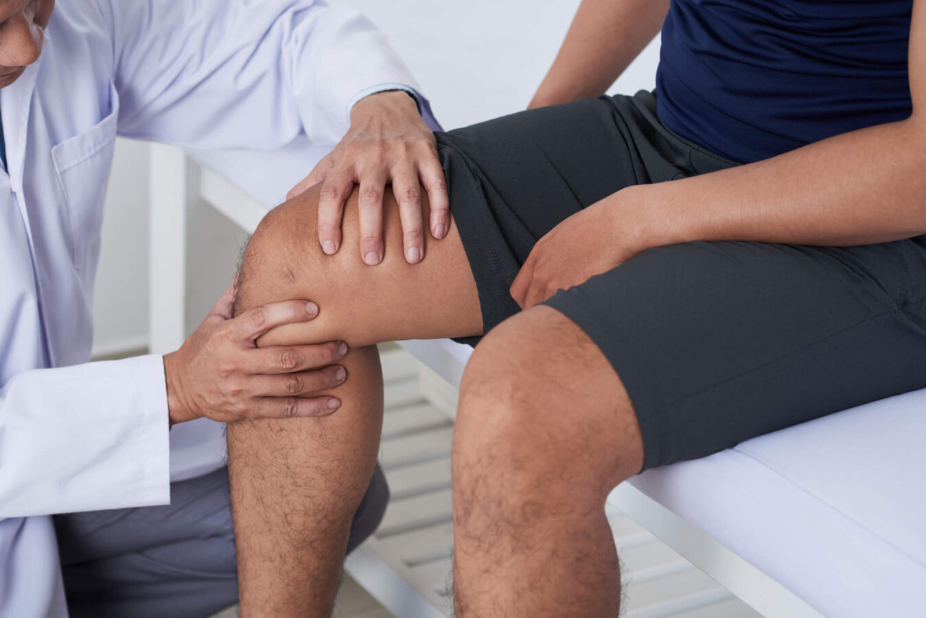 knee popping